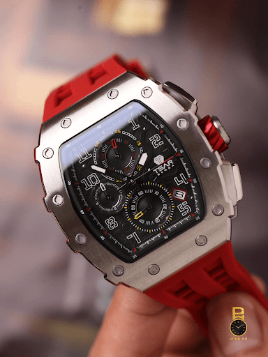 Đồng hồ Tsar Bomba của nước nào?